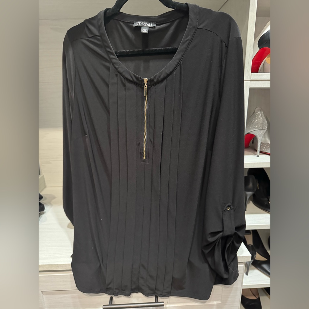 Roz & Ali Black Blouse With Gold Zipper